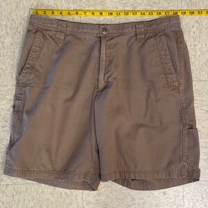 Columbia OmniShield Men's Khaki Shorts. 36W 9L. Used and in good condition